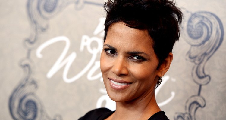 Poucas pessoas adivinhariam que Halle Berry tem quase 50 anos