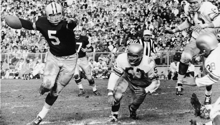 Green Bay Packers Halfback Paul Hornung Runs With Ball