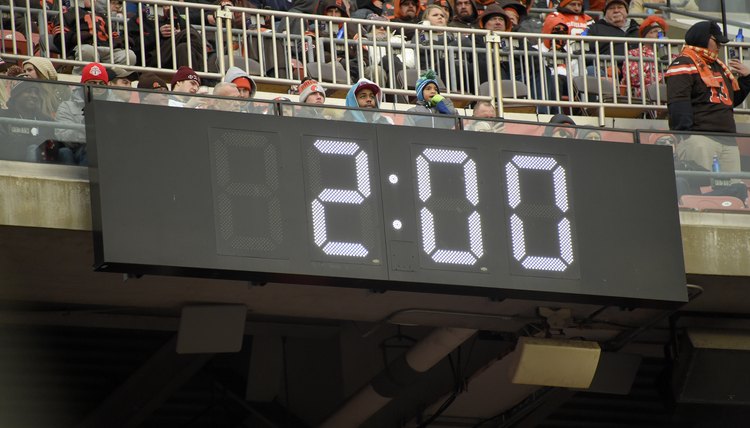 NFL Play Clock: When Does the Clock Stop in the NFL? - SportsRec