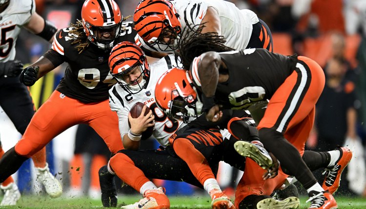 Cincinnati Bengals v Cleveland Browns