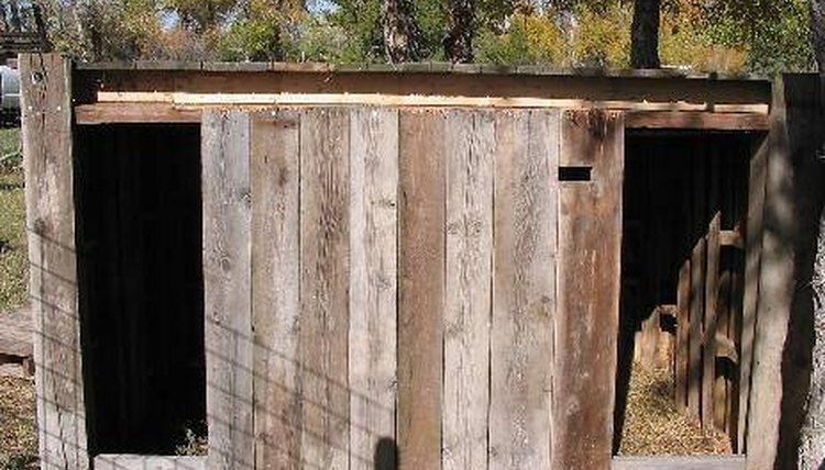 How to Make a Goat Shelter Out of Wood Pallets | Animals - mom.me