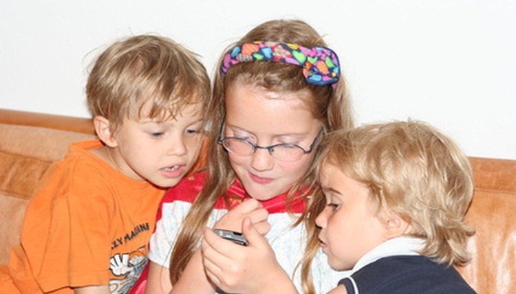 How to Play Charades With Kids