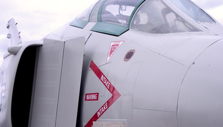 Candidates must meet measurement requirements for two types of Navy aircraft