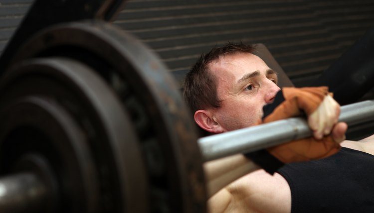 Five Safety Precautions for Lifting Weights