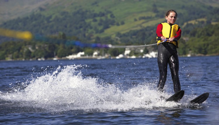 How to Attach a Water Ski Rope to the Boat