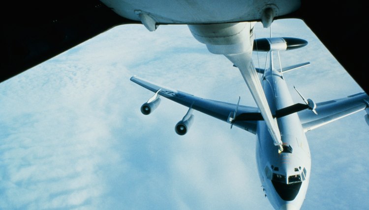 Jets refueling