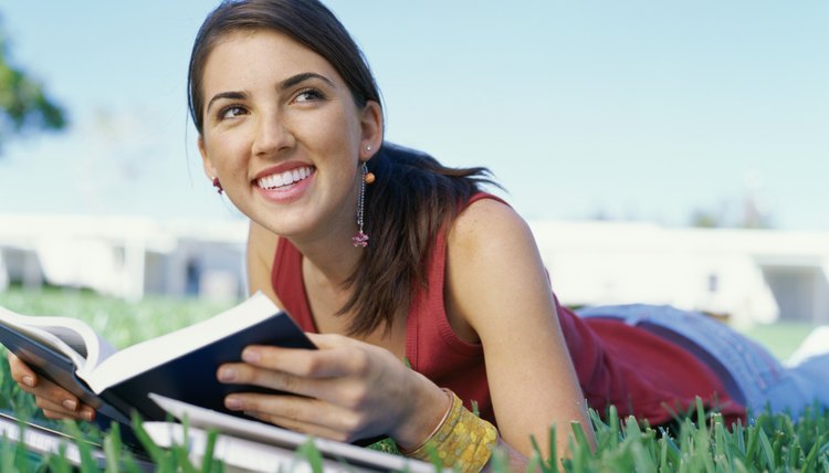 Middle school readers have higher test scores.