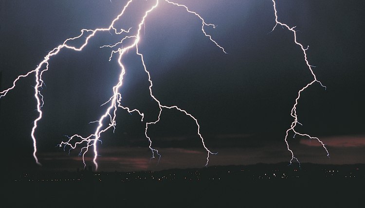 Meteorology degree schools help students make informed weather forecasts.
