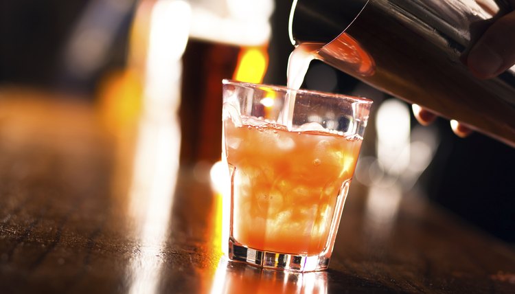 how-to-get-a-bartending-license-career-trend