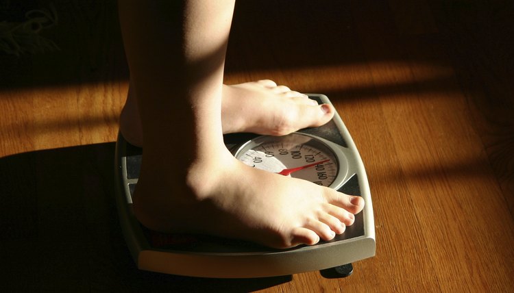 How to Make Your Feet Appear Smaller in Width