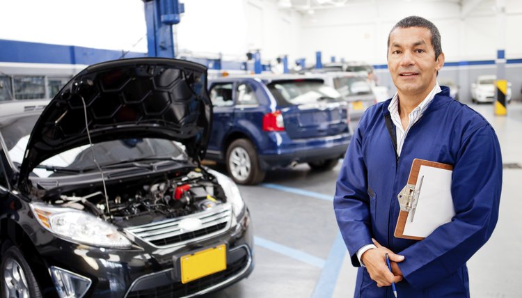 Job Description of a Service Advisor | Career Trend