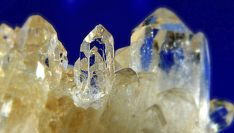 properties-of-clear-quartz-crystal-synonym