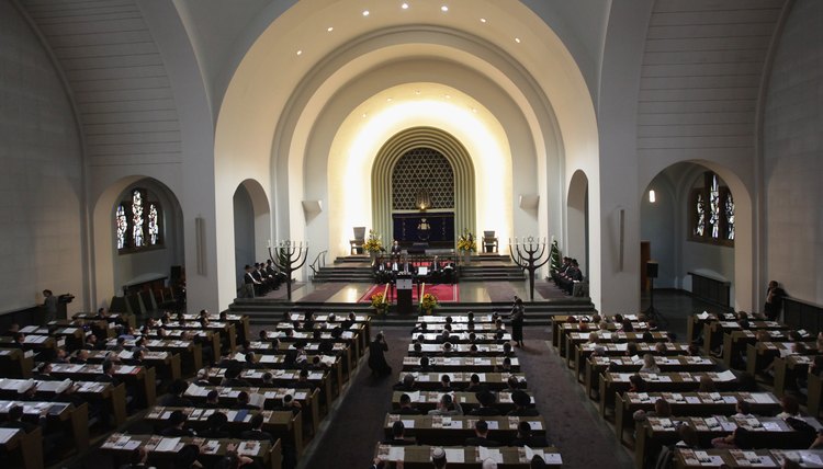 Visitors to a synagogue should be mindful of its significance in Judaism.