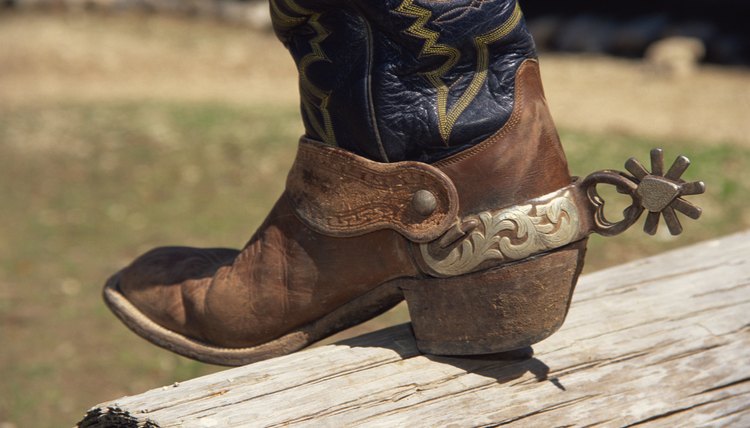 how-to-put-on-western-spurs-straps-animals-mom-me