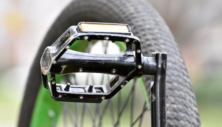 Changing mountain bike discount pedals