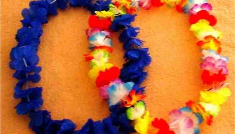 Silk leis