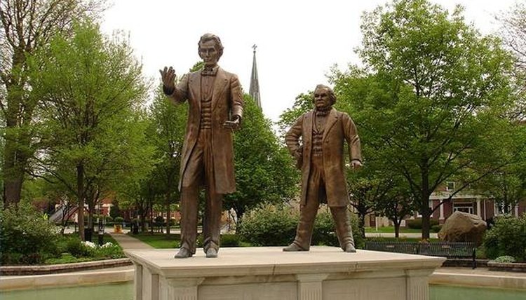 Statue of the Lincoln/Douglas Debates (photo by IvoShandor, CC Attribution ShareAlike 3.0 License)