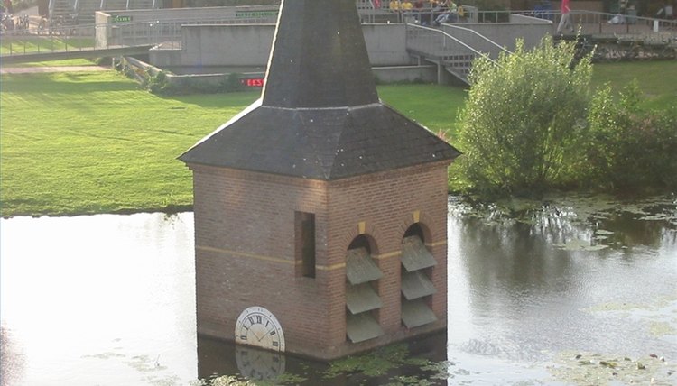 Submerged clock on the University of Twente campus