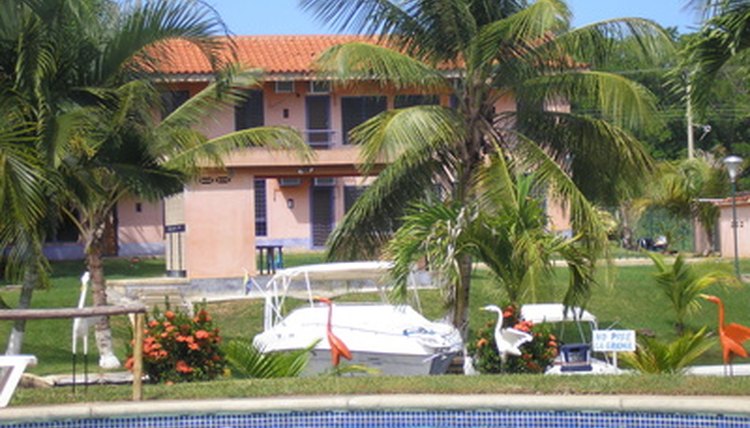 Setting a minimum bid on a vacation rental depends on the market value of the rental.