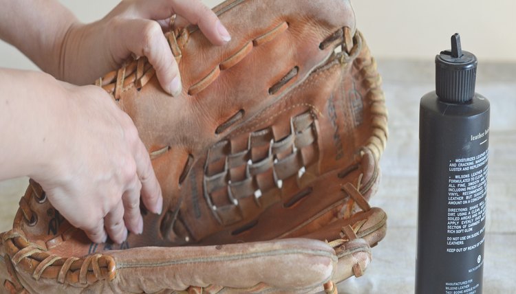 how to clean leather baseball glove