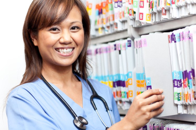 Un registro de vacunación es un expediente médico de todas las vacunas que se recibieron durante la niñez y la edad adulta.