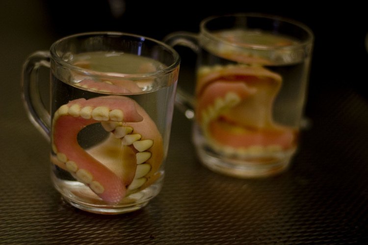 Las dentaduras inmediatas permite que la persona no tenga que estar sin dientes durante el período de sanación.
