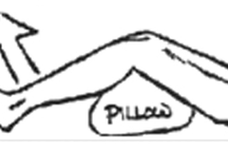 Puedes ejercitarte en el suelo con una almohada.
