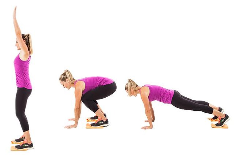8. Sentadilla militar corrediza (Sliding Squat Thrust)