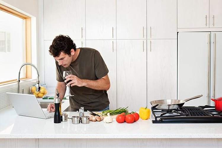 Sustituye los alimentos chatarra con alimentos saludables.