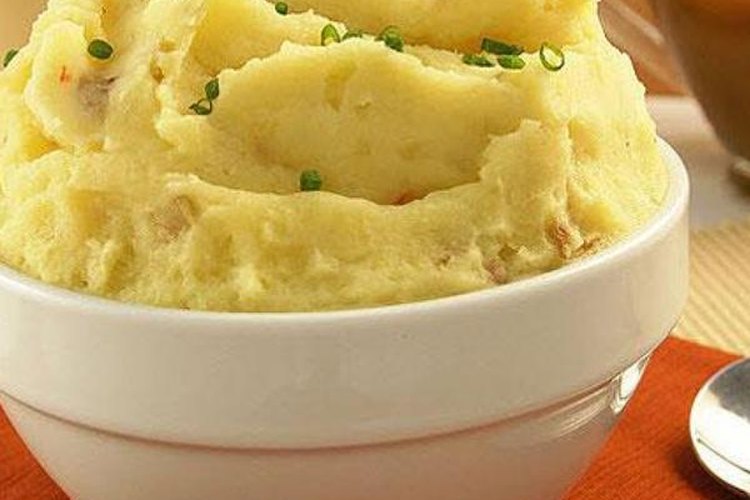 Disfruta de un delicioso puré con proteínas.