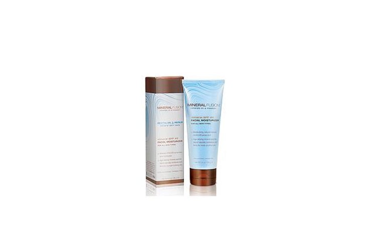 Mineral Fusion Mineral Facial Moisturizer for All Skin Types, SPF 40.