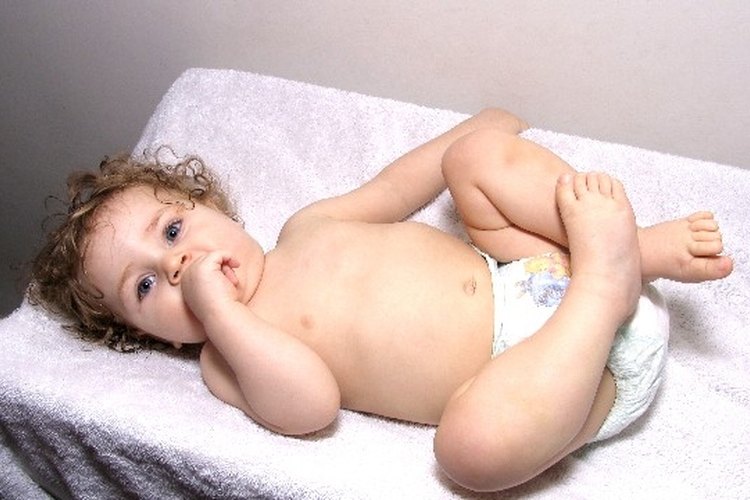 Al observar detalladamente a tu bebé y sus movimientos intestinales, puedes ayudar a tu pediatra a diagnosticarlo.