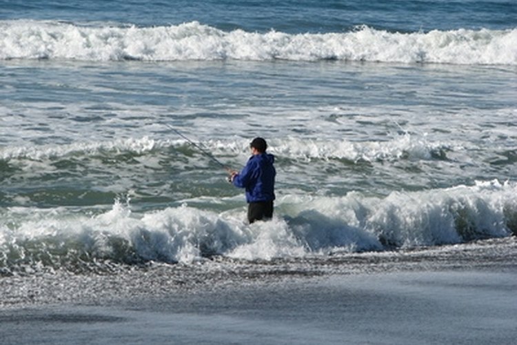 surf fishing image by Janet Wall from Fotolia.com Tie a simple spec rig when fishing for a variety of saltwater game fish species.