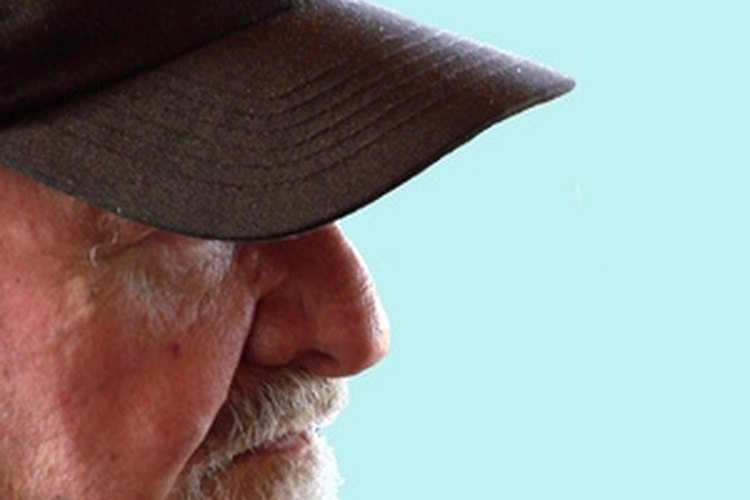 Make a white beard whiter with some products you have at home.