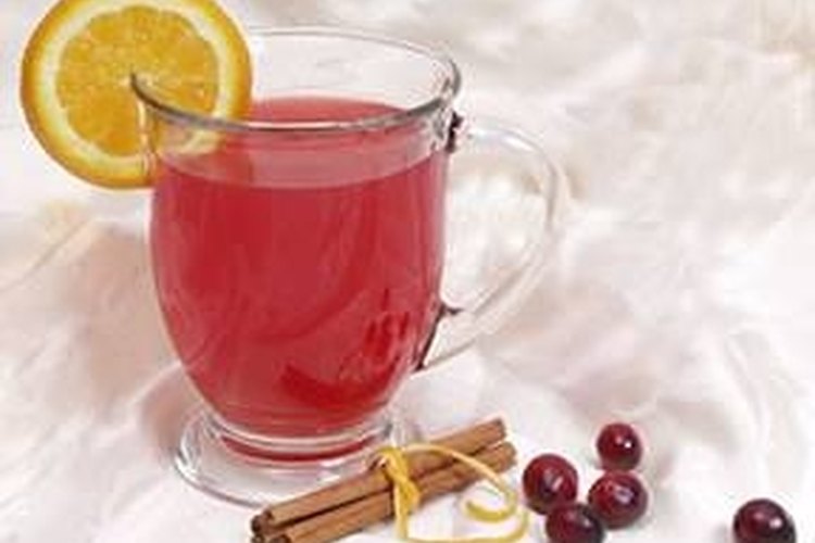 What Are the Health Benefits of Cranberry Tea? | LEAFtv