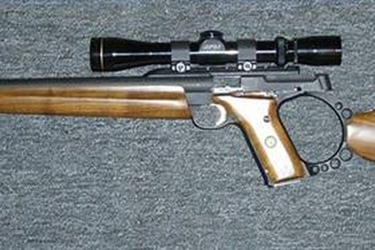 Wikimedia Commons Set a Scope on a .22 Rifle