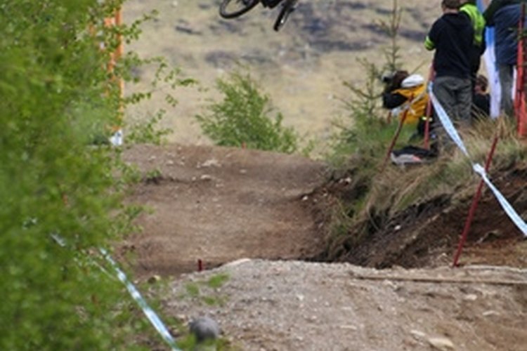 mountain bike world cup 2006 image by Doug Stacey from Fotolia.com Take to the hills on your Giant mountain bike.