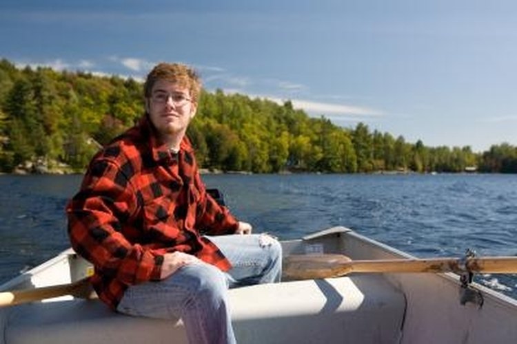 Jupiterimages/Photos.com/Getty Images Your outboard motor must have a good fuel supply to run properly.