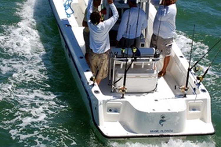 Sport Fishing Boat image by Wimbledon from Fotolia.com Big or little, a fishing boat needs a livewell for the best experience.