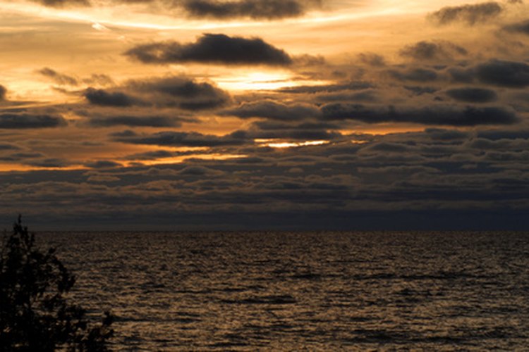 sunrise over lake michigan in door county wisconsin image by David Smith from Fotolia.com Lake Michigan is one of the amazing waterfronts available to boaters in Indiana.