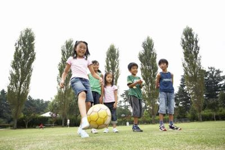 Seiya Kawamoto/Photodisc/Getty Images Kids are playing games together.