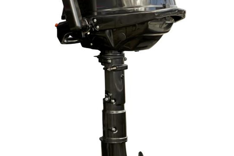 stefann11/iStock/Getty Images Outboards engines can weigh upwards of 800 pounds.
