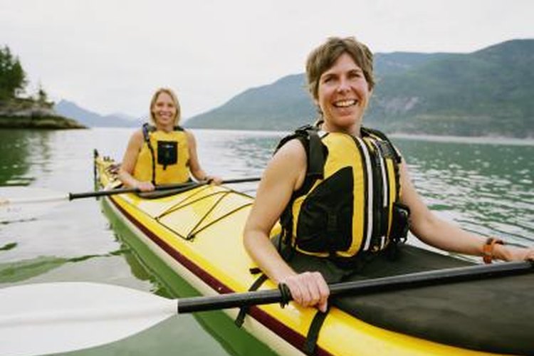 Mike Powell/Digital Vision/Getty Images No roof rack? No problem -- you can still cartop your kayak with some improvised supplies.