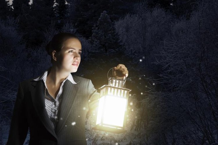 Sergey Nivens/iStock/Getty Images Remember to watch for reply signals when trying to attract help.