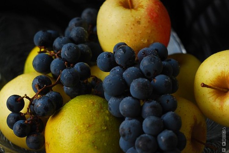 Todas las frutas tienen semillas en su interior.