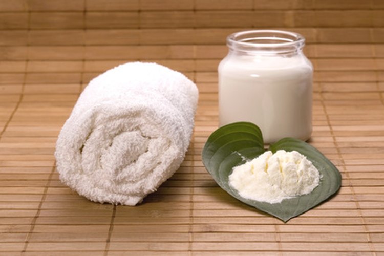 Agrega leche a tu baño para obtener beneficios para la piel.
