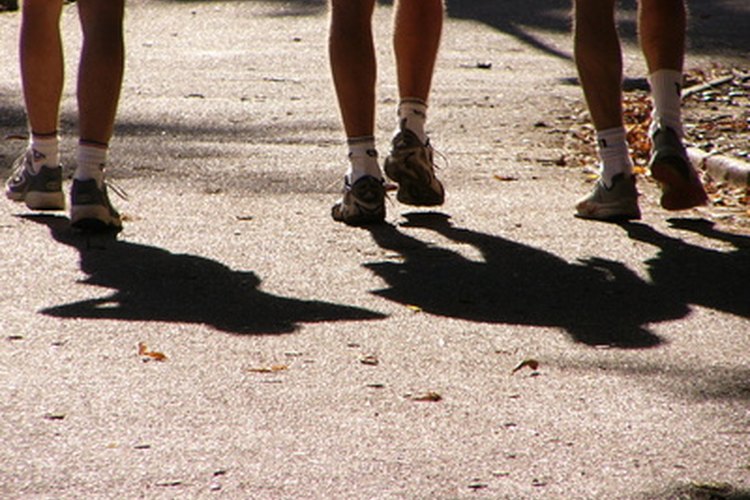 El pie caído es causado por debilidad muscular, lo que puede afectar tu habilidad para caminar.