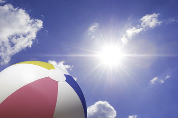 Una gran pelota inflable de playa puede ser un elemento muy útil en una fiesta infantil.