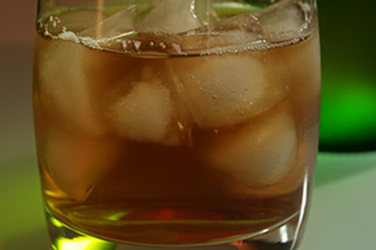 El uso excesivo de alcohol puede llevar a deficiencias nutricionales.