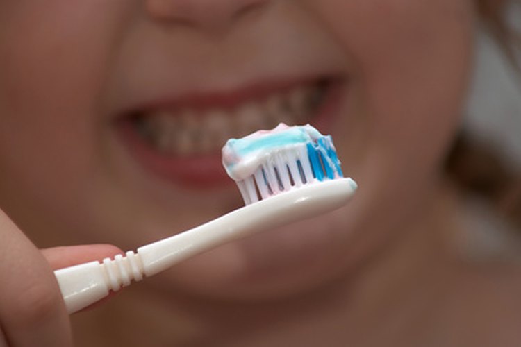 Algunas veces lavar los dientes no previene el mal aliento.